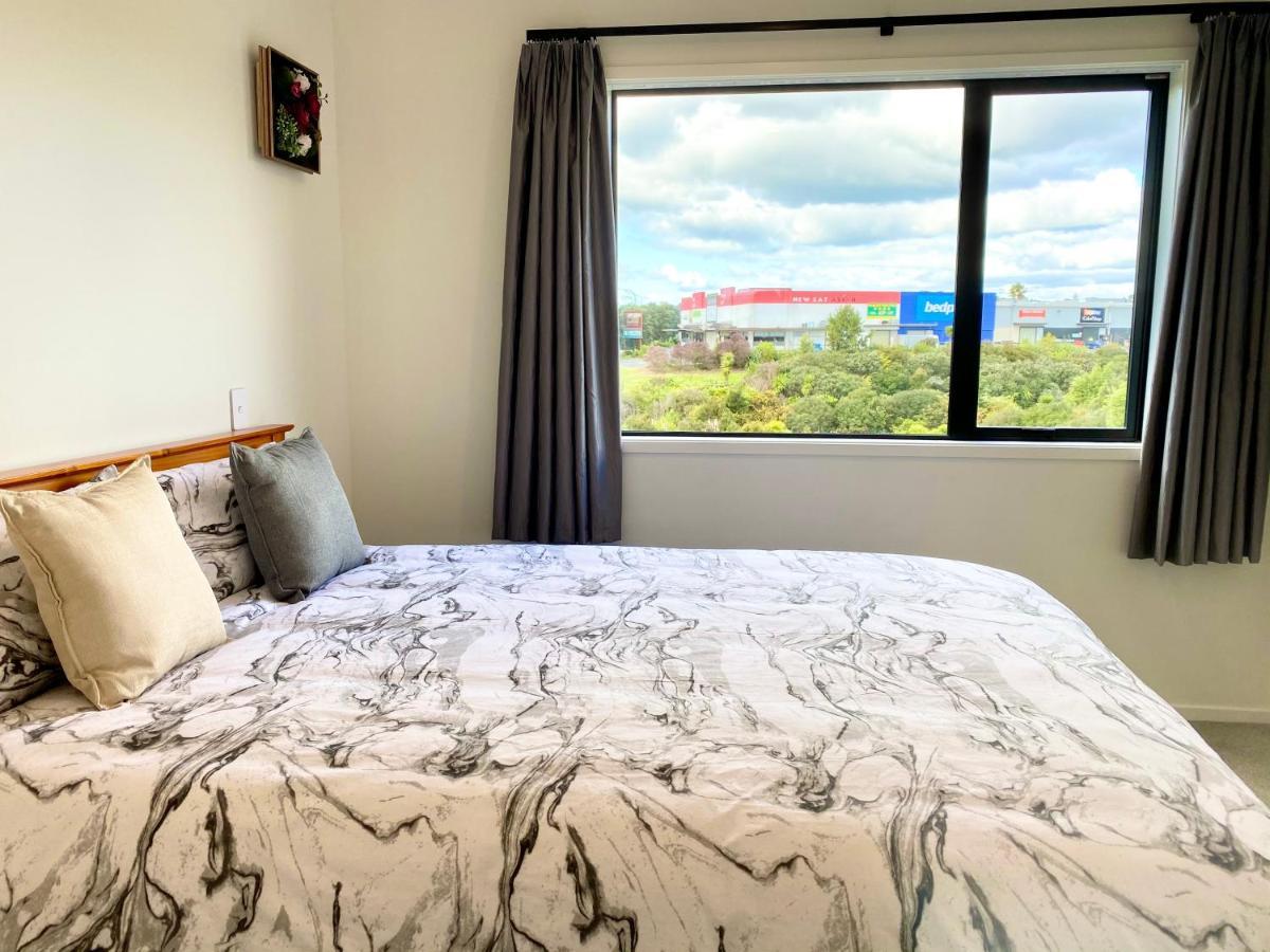 Apartamento Stunning Townhouse - Walking To Botany Shopping Center Auckland Exterior foto