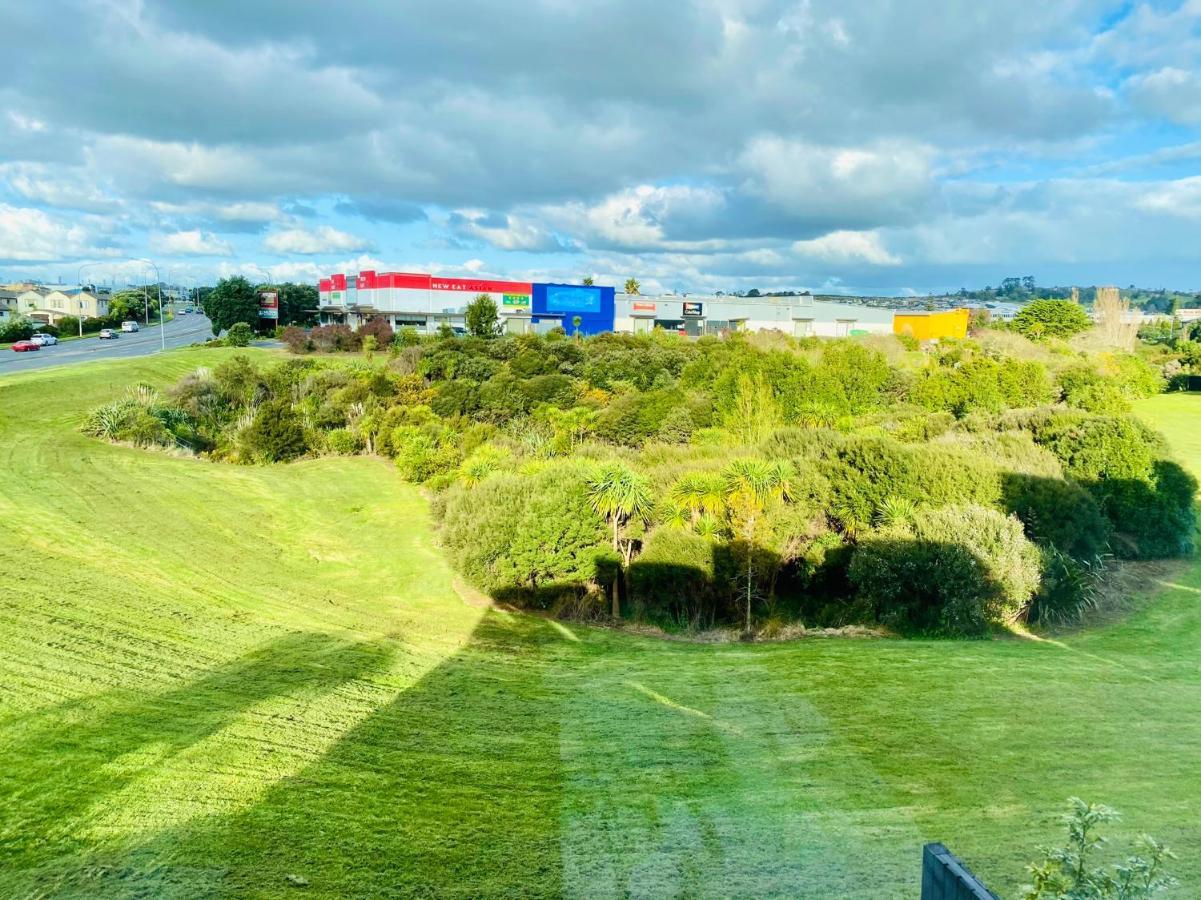 Apartamento Stunning Townhouse - Walking To Botany Shopping Center Auckland Exterior foto
